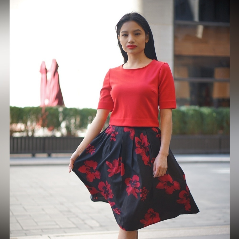 Forever 21 Floral Midi Skirt Size XS